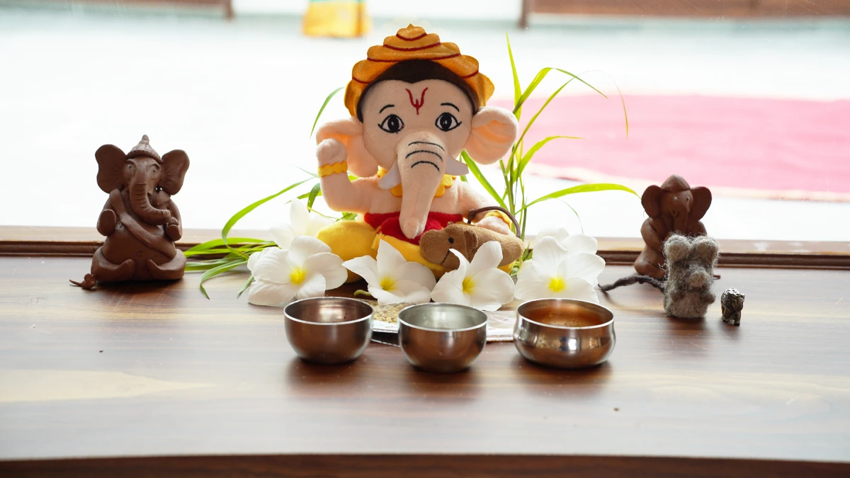 Clay ganesha event thraya school