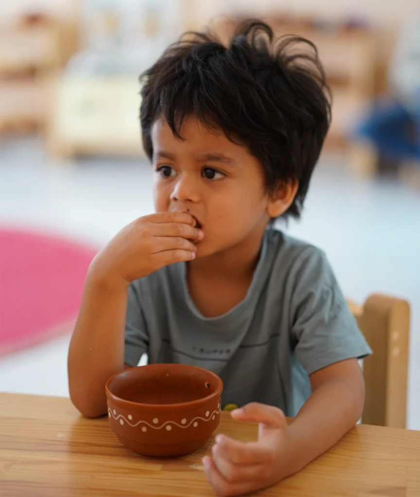 kid eat fruit