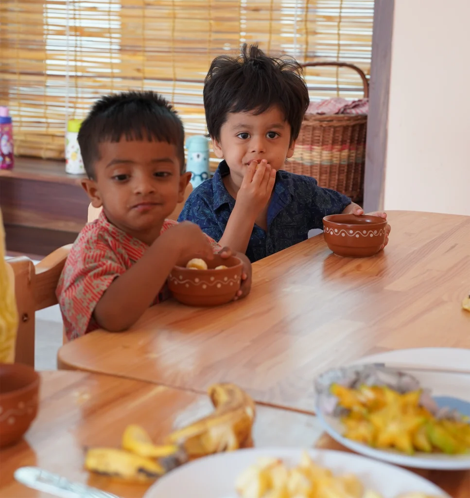 kids eating food